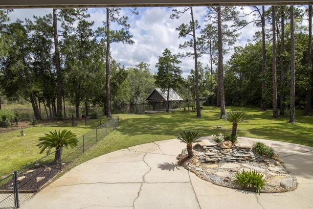 8840 Sand Pine Dr, Navarre, FL 32566