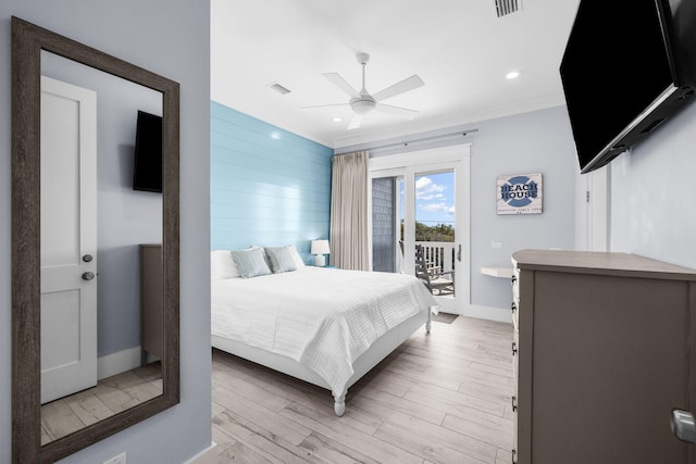 bedroom featuring light wood finished floors, visible vents, ceiling fan, access to outside, and recessed lighting