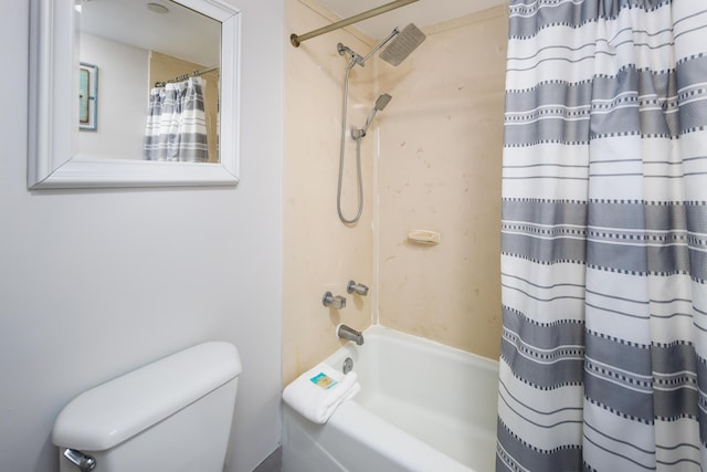 full bath featuring toilet and shower / bath combo