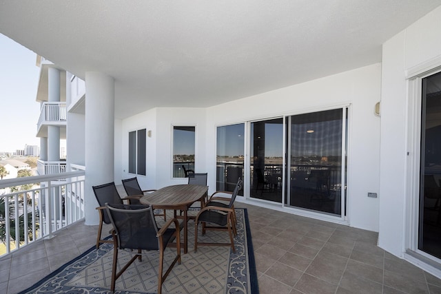 balcony with outdoor dining space