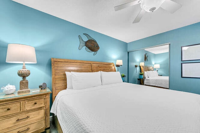 bedroom with a ceiling fan