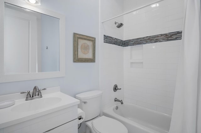 full bath featuring shower / tub combo with curtain, vanity, and toilet