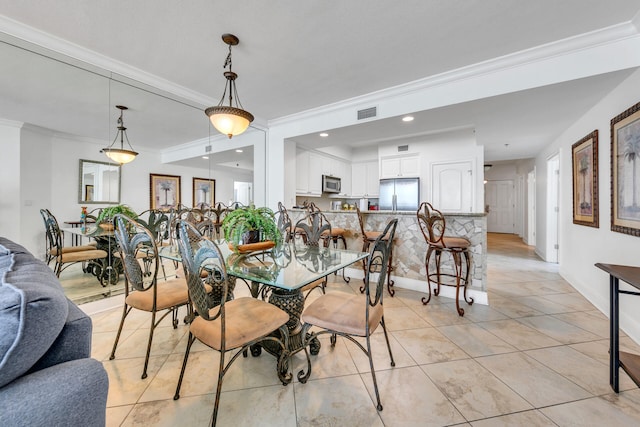 dining space featuring crown molding, recessed lighting, visible vents, light tile patterned flooring, and baseboards