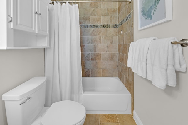 38 Basswood Dr, Santa Rosa Beach, FL 32459 - bathroom featuring toilet, shower / tub combo, and baseboards