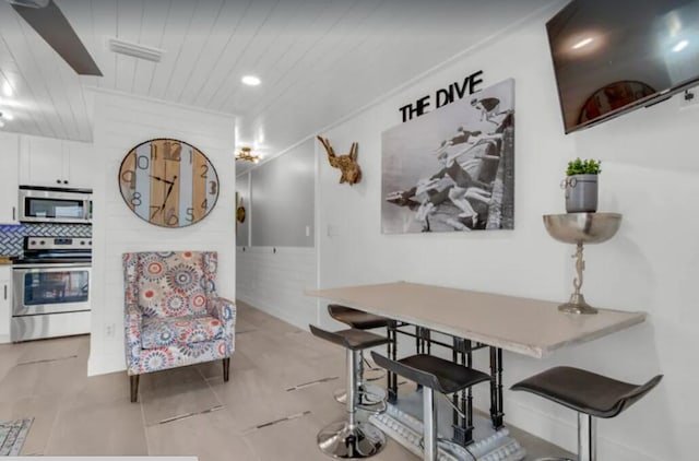 dining area with visible vents