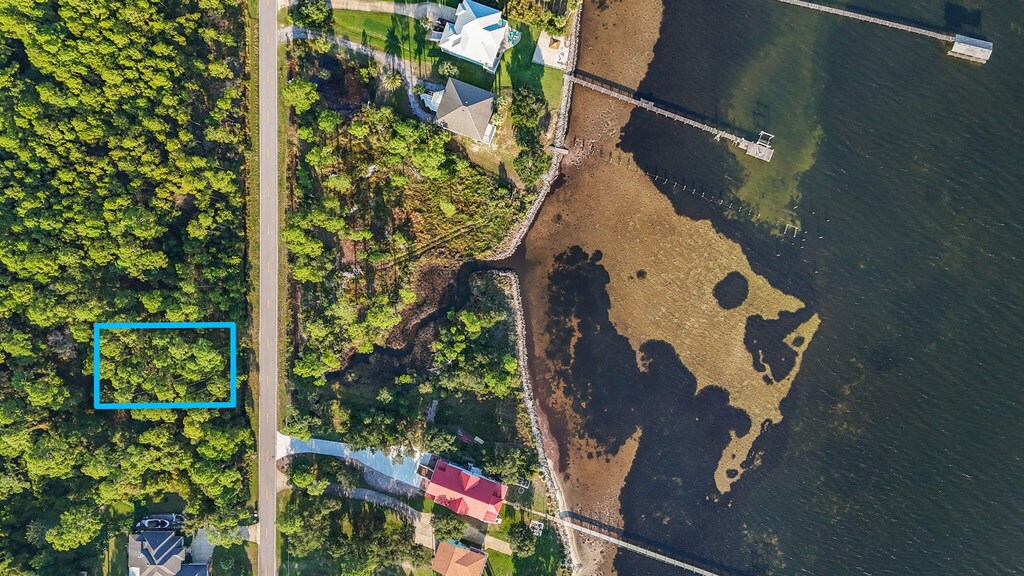 5488 Soundside Dr, Gulf Breeze, FL 32563