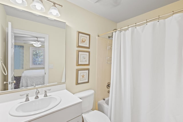 ensuite bathroom featuring vanity, ensuite bath, toilet, and shower / bath combo with shower curtain