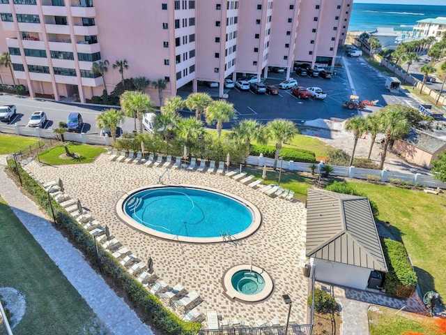 view of swimming pool