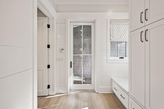 254 E Yacht Pond Ln, Watersound, FL 32461 - mudroom with light wood-style flooring