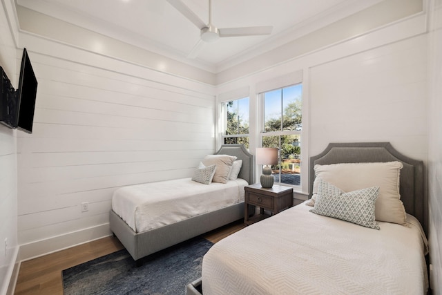 254 E Yacht Pond Ln, Watersound, FL 32461 - bedroom with baseboards, wood finished floors, and ceiling fan