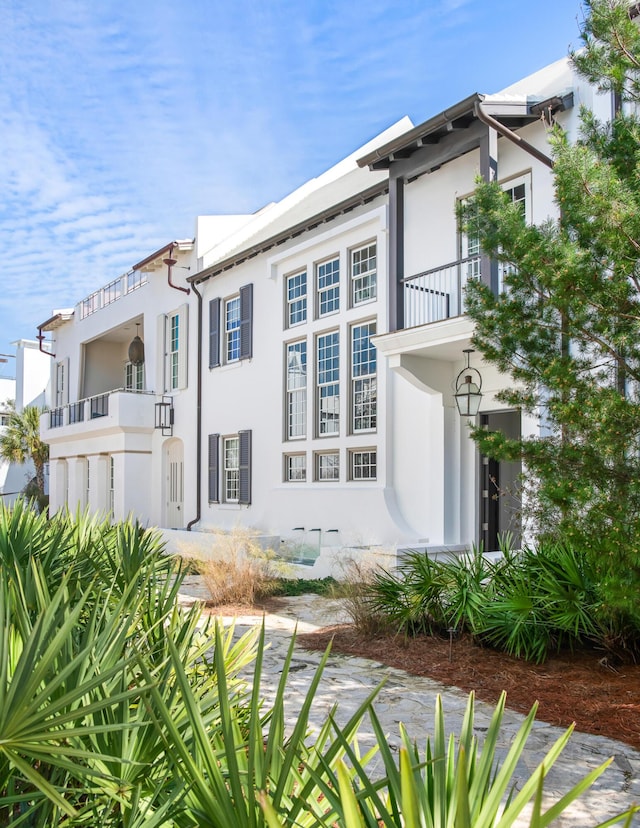 view of front of home featuring stucco siding