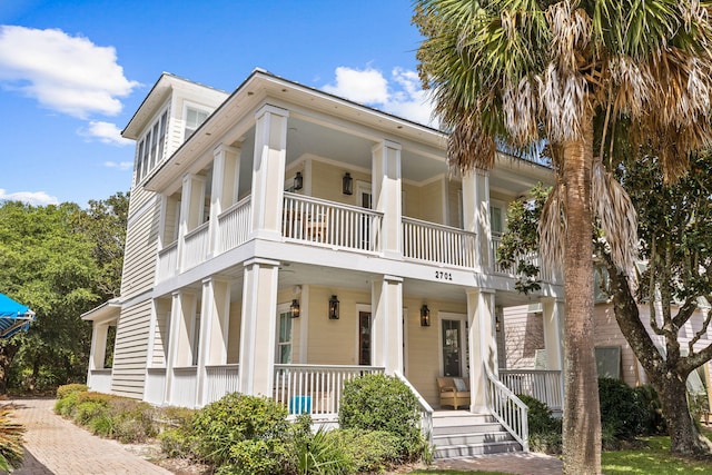 view of front of property featuring a porch