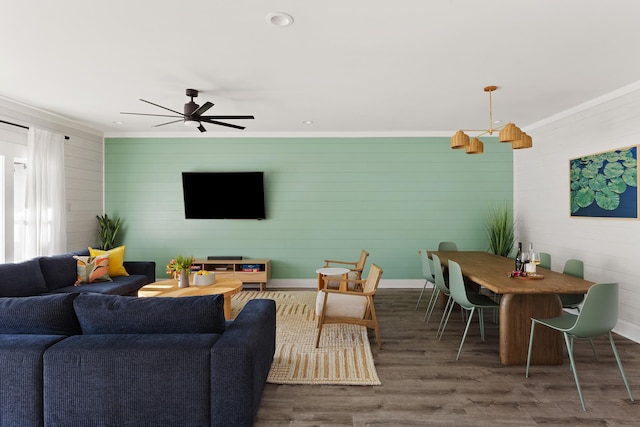 living room with recessed lighting, crown molding, ceiling fan, and wood finished floors