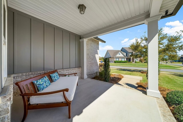 view of patio / terrace with covered porch