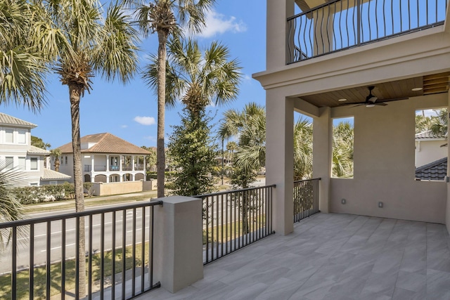 balcony with ceiling fan