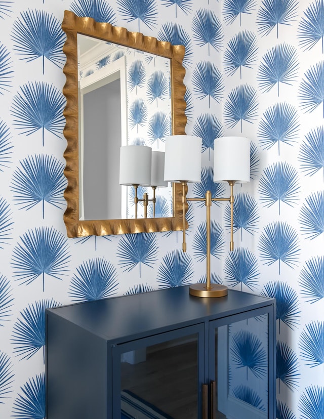 details featuring wallpapered walls