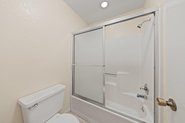 full bath with toilet and enclosed tub / shower combo