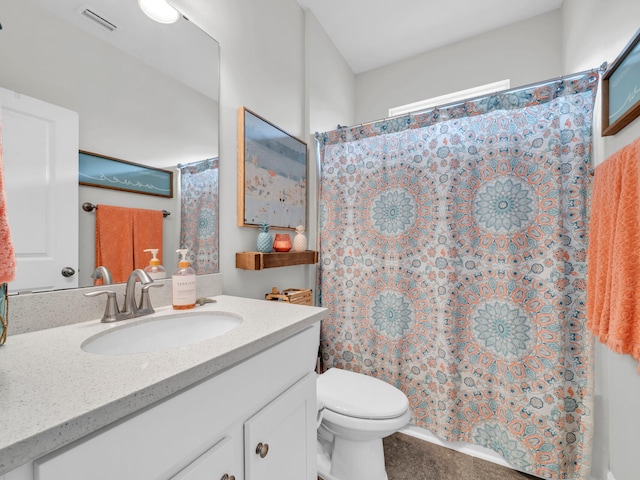 full bath featuring visible vents, toilet, curtained shower, and vanity