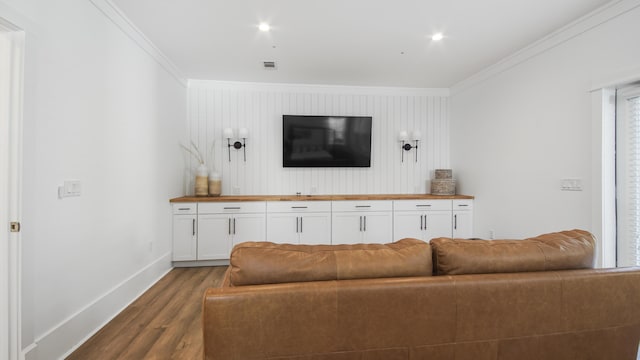 294 Gulfview Cir, Santa Rosa Beach, FL 32459 - living room with wood finished floors, baseboards, and ornamental molding