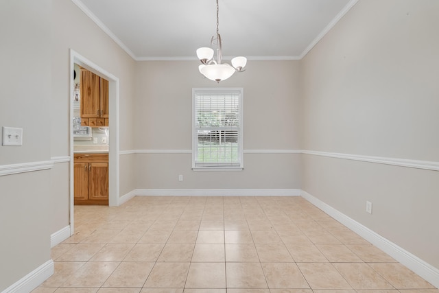unfurnished room featuring light tile patterned floors, an inviting chandelier, baseboards, and ornamental molding