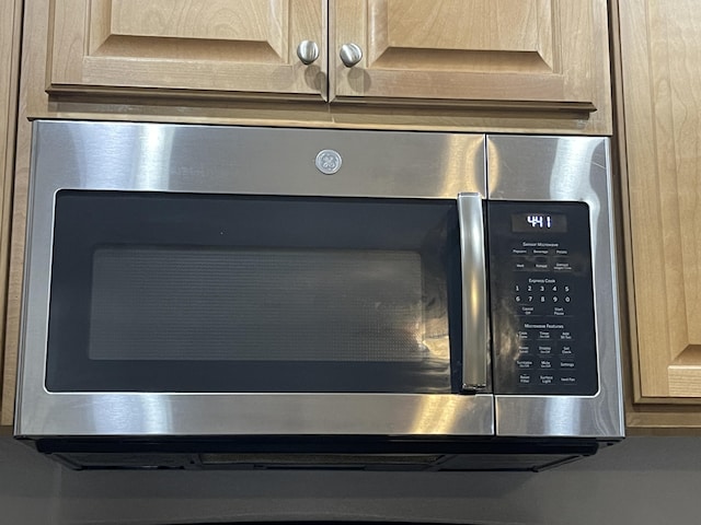 8393 New Orleans Ct, Navarre, FL 32566 - kitchen view of stainless steel microwave