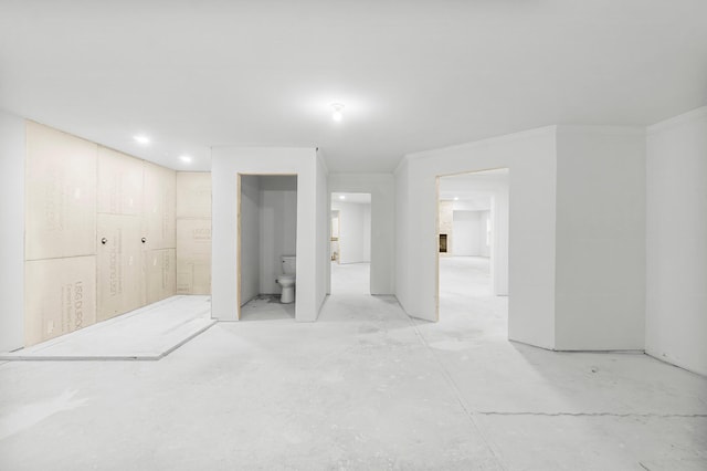 680 Mallet Bayou Rd, Freeport, FL 32439 - below grade area with crown molding