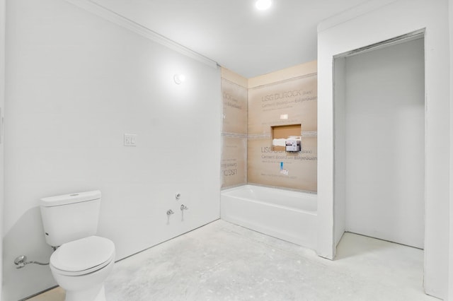 680 Mallet Bayou Rd, Freeport, FL 32439 - bathroom with a tub, toilet, and ornamental molding