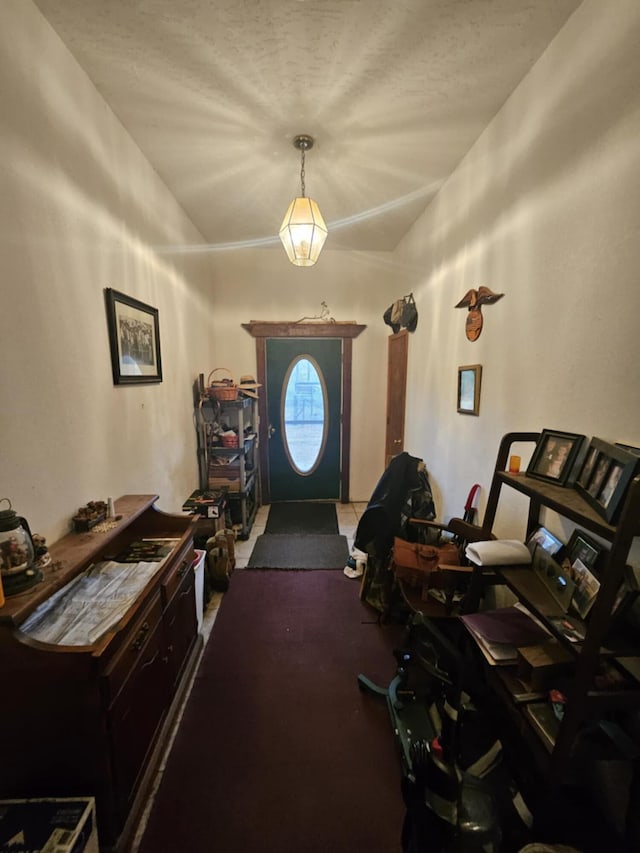 entryway featuring carpet