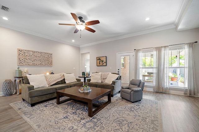 living room featuring visible vents, a ceiling fan, wood finished floors, and recessed lighting
