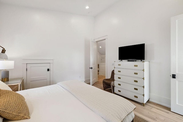 76 Tall Timber Ct, Santa Rosa Beach, FL 32459 - bedroom featuring baseboards, recessed lighting, and light wood-type flooring