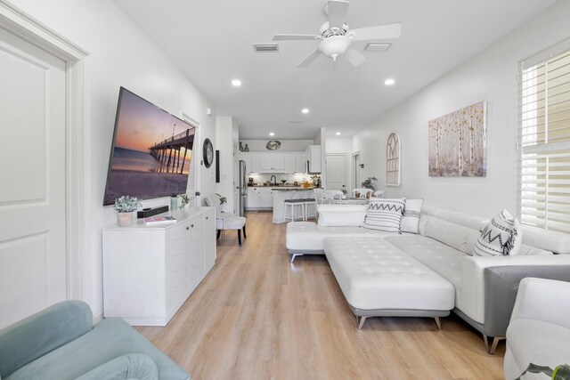 25 S Wildflower Dr Unit 224, Santa Rosa Beach, FL 32459 - living room featuring visible vents, light wood-style flooring, recessed lighting, and a ceiling fan