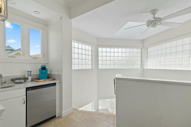 4835 Ocean Blvd, Destin, FL 32541 - bar with indoor bar, a sink, a ceiling fan, crown molding, and dishwasher