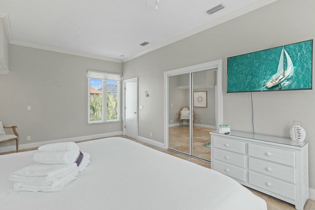 4835 Ocean Blvd, Destin, FL 32541 - bedroom featuring visible vents, baseboards, and ornamental molding