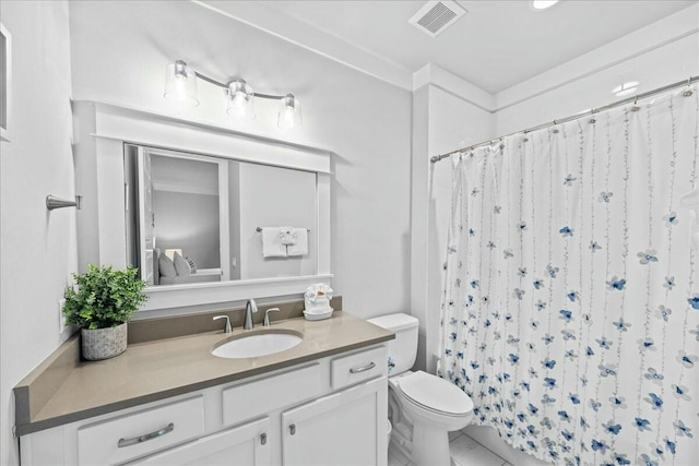 186 Ciboney St, Miramar Beach, FL 32550 - full bath featuring toilet, curtained shower, vanity, and visible vents