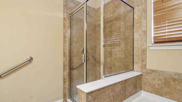 317 Turtle Cv, Panama City Beach, FL 32413 - bathroom featuring tiled shower
