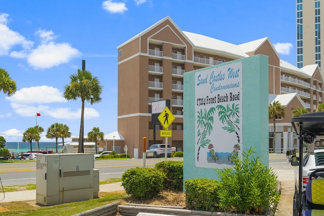 view of community / neighborhood sign