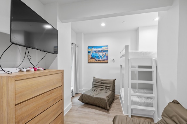 34 Gulf Breeze Ct, Destin, FL 32541 - living area featuring light wood-type flooring, recessed lighting, and baseboards