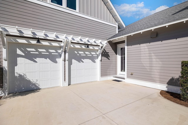 141 Sandchase Cir, Watersound, FL 32461 - garage with driveway