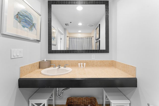 5000 S Sandestin Blvd Unit 6806, Sandestin, FL 32550 - full bath with vanity, visible vents, and curtained shower