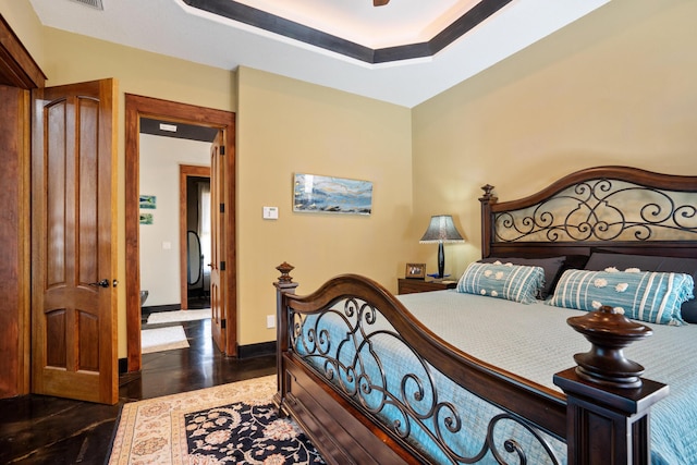 100 Vista Blfs, Destin, FL 32541 - bedroom with baseboards