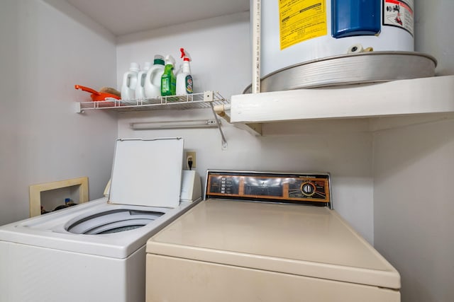 8520 Gulf Blvd # Ut-39, Navarre, FL 32566 - washroom with washing machine and dryer and water heater