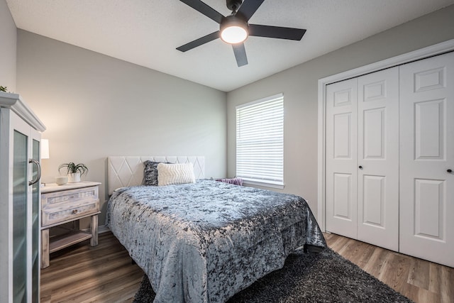 2527 Georgetown Ln, Fort Walton Beach, FL 32547 - bedroom with wood finished floors, a closet, and ceiling fan