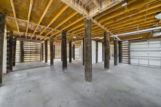 205 Mallard Ln, Santa Rosa Beach, FL 32459 - garage featuring a garage door opener