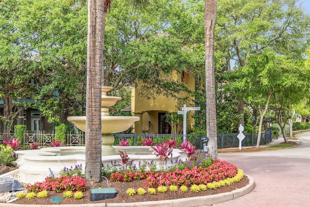 30 Place De La Fontaine, Miramar Beach, FL 32550 - surrounding community featuring fence