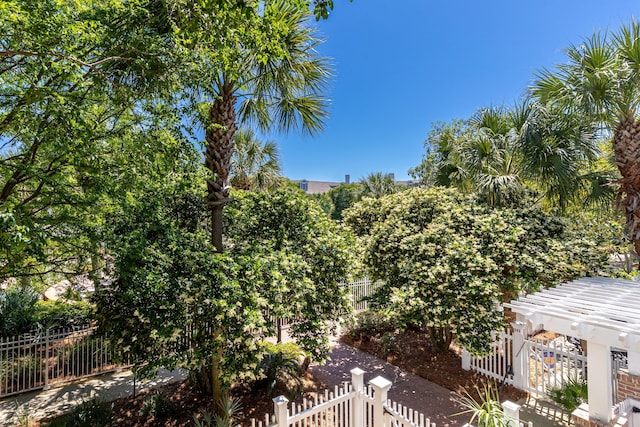 9200 Baytowne Wharf Blvd Unit 441, Miramar Beach, FL 32550 - fenced front yard with a gate