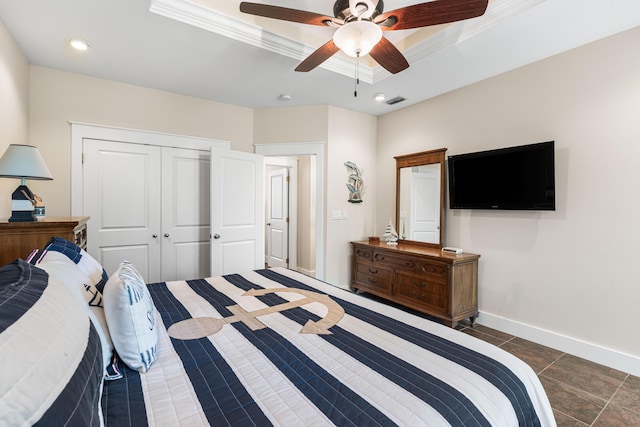 135 Bayou Point Dr, Santa Rosa Beach, FL 32459 - bedroom with a ceiling fan, baseboards, ornamental molding, and a closet