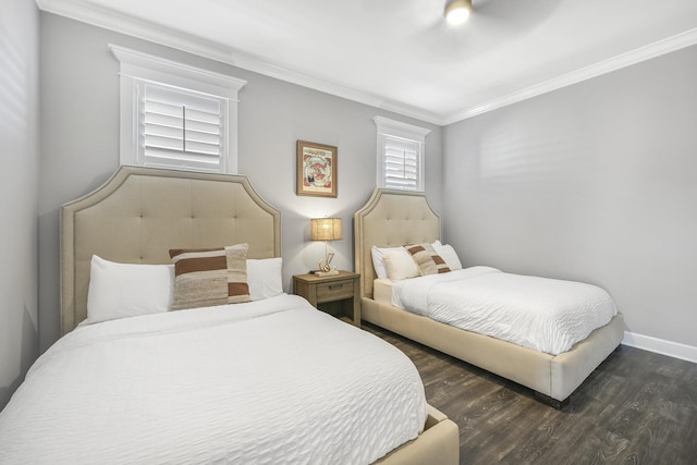 4720 Rendezvous Cv, Destin, FL 32541 - bedroom featuring crown molding, dark wood-type flooring, and baseboards