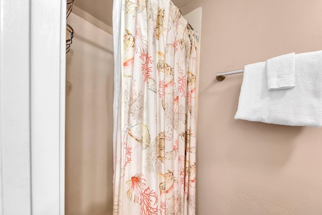 220 N Driftwood Bay Dr Unit 40A, Miramar Beach, FL 32550 - bathroom featuring a shower with shower curtain