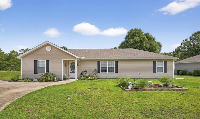1192 Oakwood Lakes Blvd, Defuniak Springs, FL 32433 - single story home with a front lawn