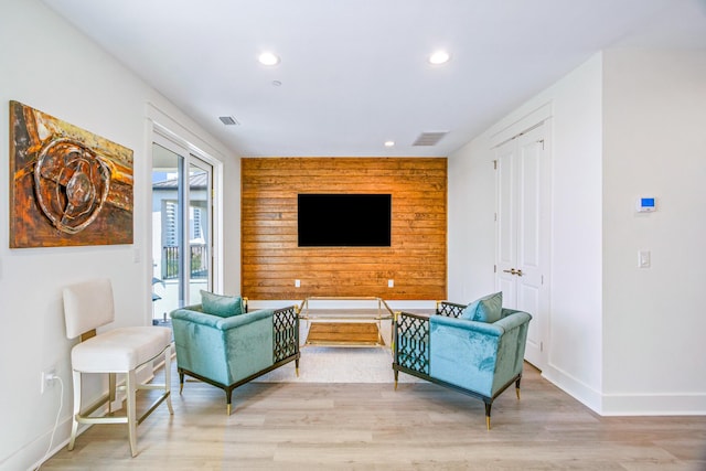 40 Cote D Azur Dr, Santa Rosa Beach, FL 32459 - sitting room with recessed lighting, visible vents, light wood-style flooring, and baseboards